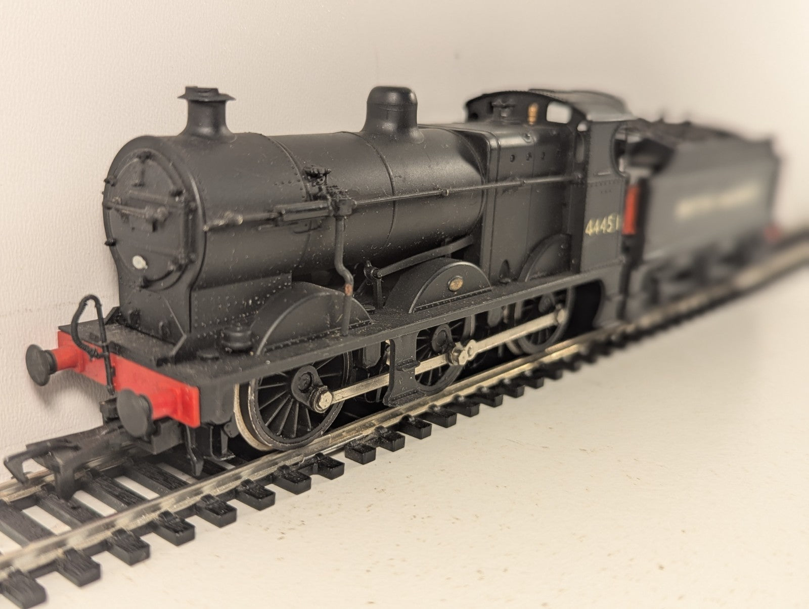 Airfix OO Gauge Fowler Class 4F 0-6-0 Steam Locomotive 44451 BR Black