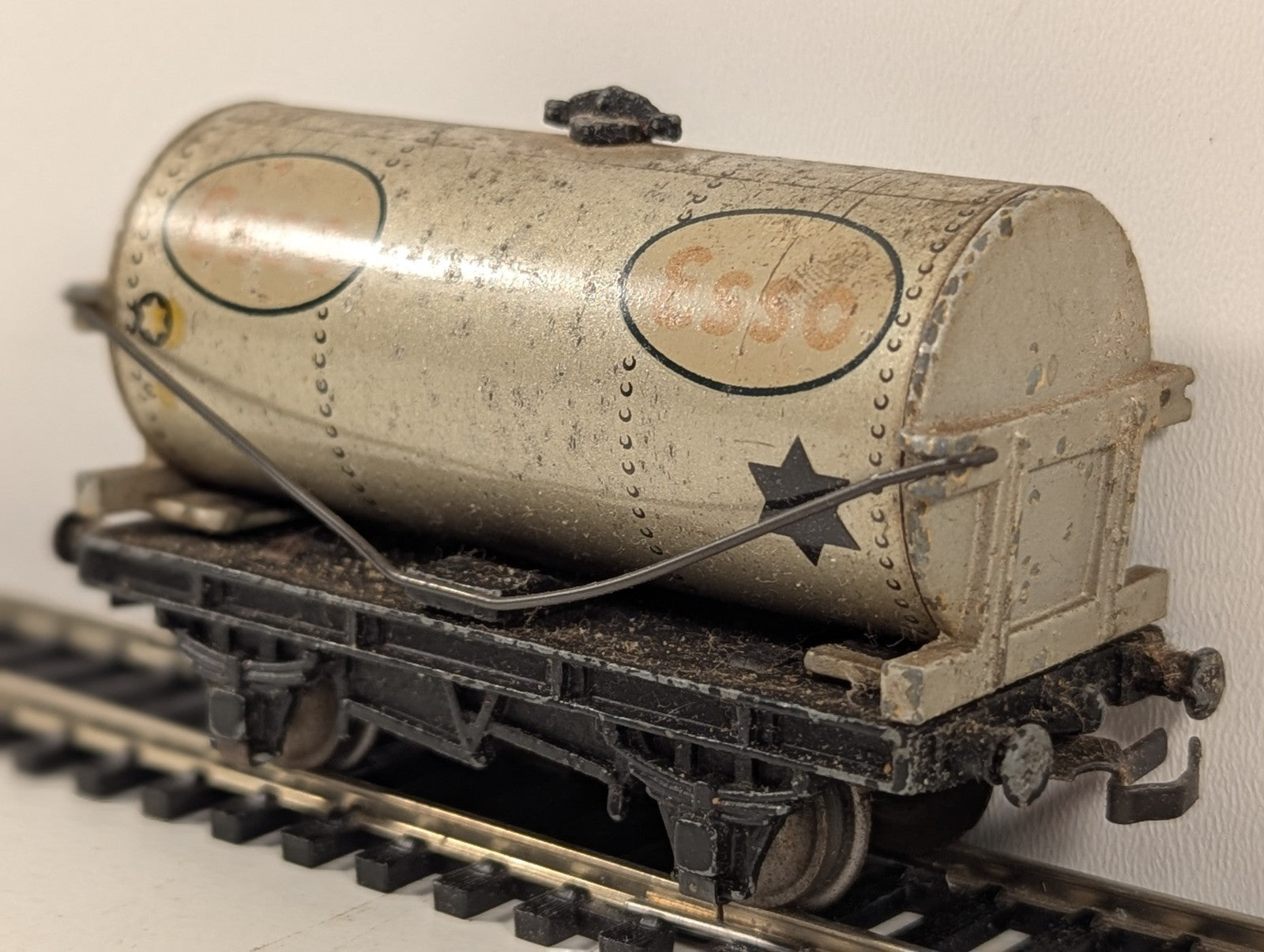 Hornby Dublo D1 OO Gauge Silver Esso Petrol Tank Wagon