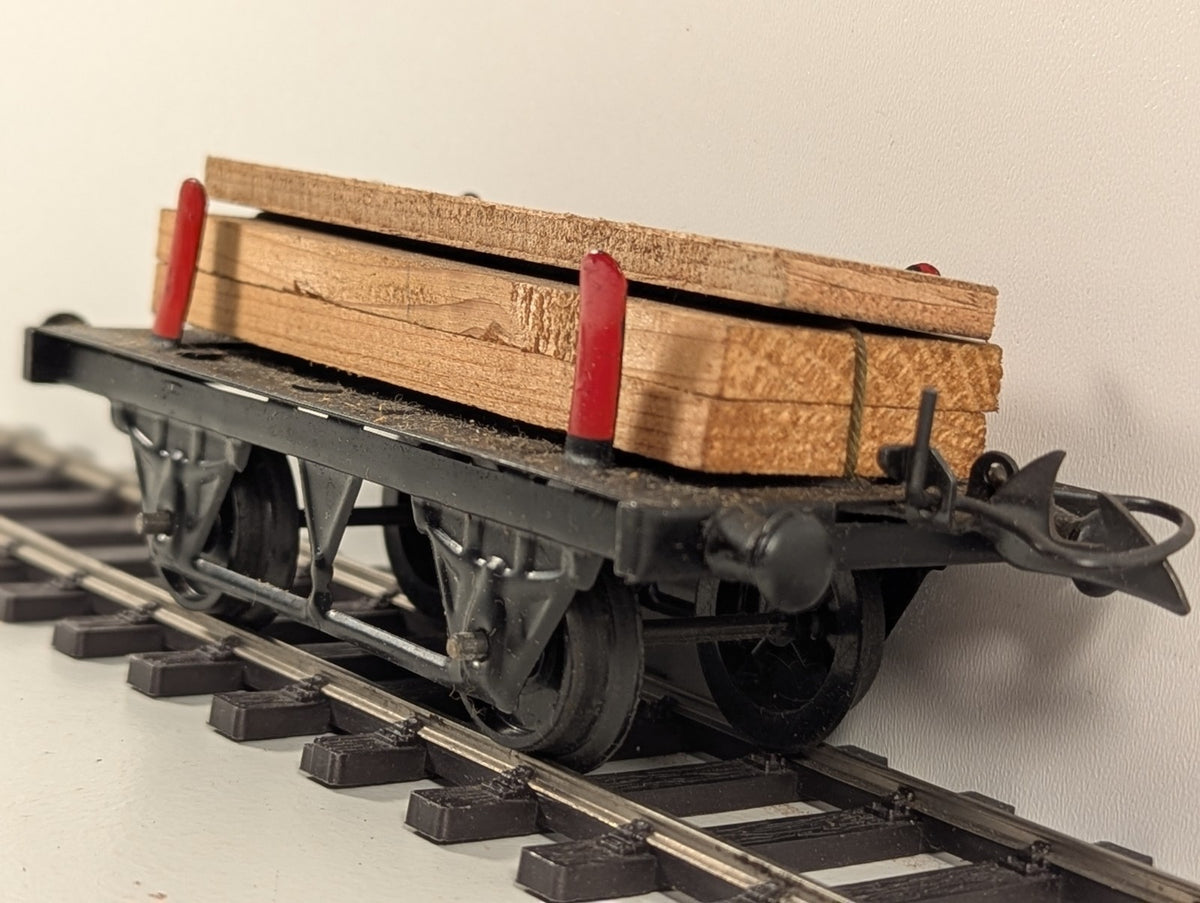 Hornby RC 24058A O Gauge No.1 Timber Wagon with Timber Load