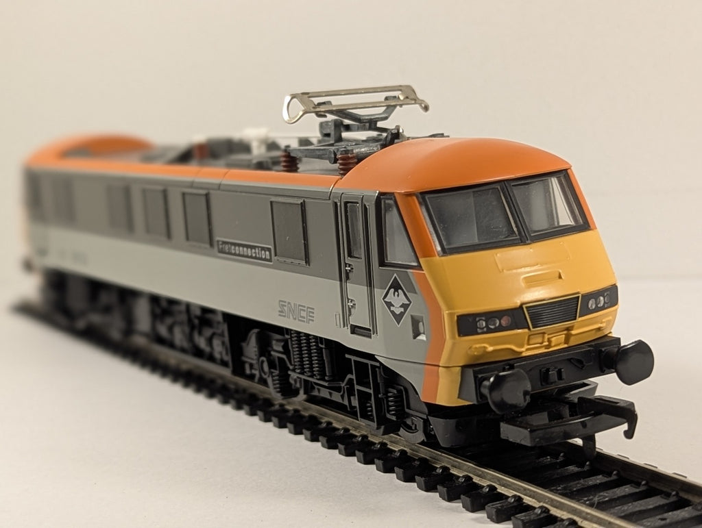 Hornby OO Gauge Class 90 '90130 Fretconnection' Electric Locomotive