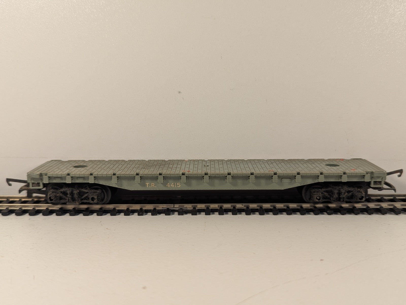 Tri-ang Hornby R234 Grey Flat Car Wagon OO Gauge