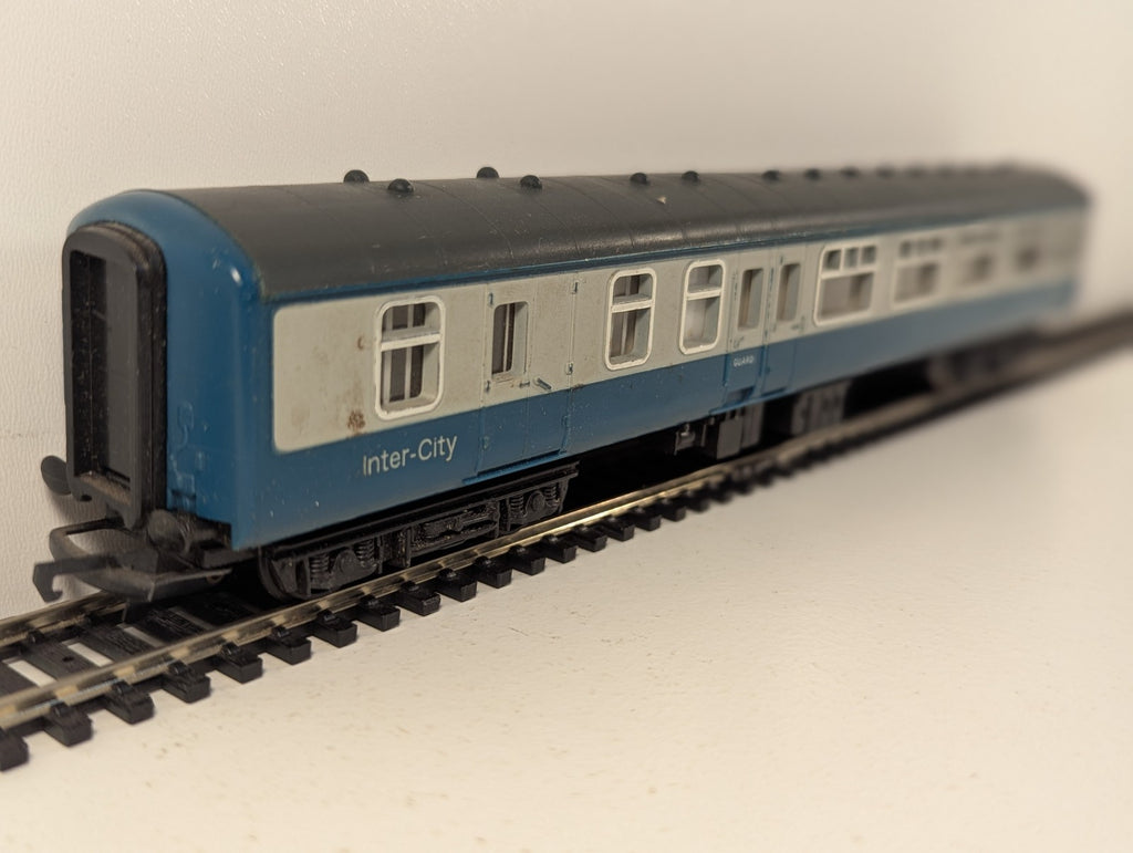 Hornby Railways OO Gauge BR Mk2 Brake Second Coach