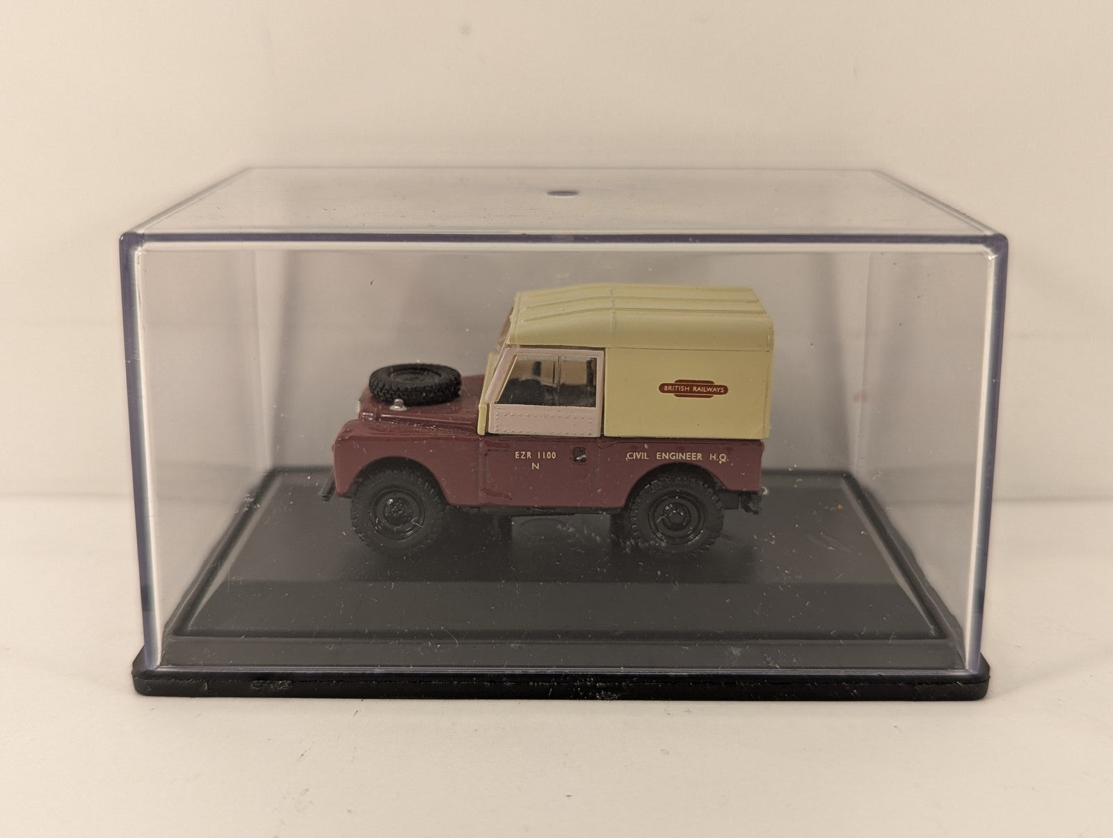 Oxford Diecast 1:76 Scale / OO Gauge Land Rover Series I Hard Top