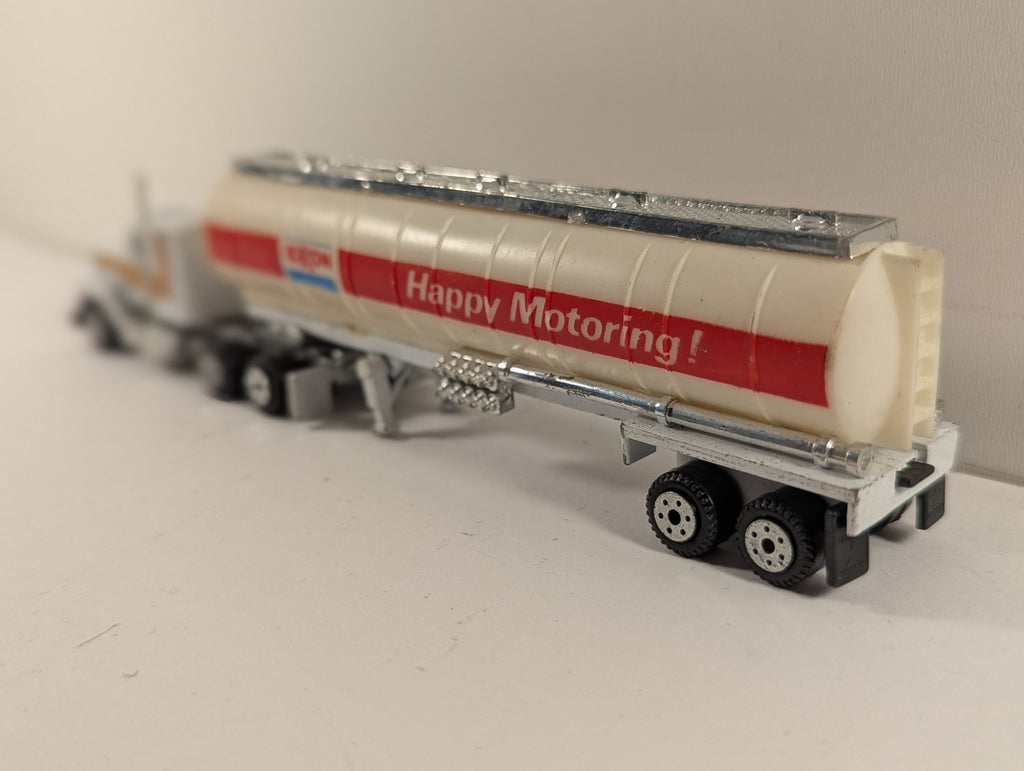 Road Champs Mack Super-Liner Exxon Tanker Truck Die-cast Model Truck