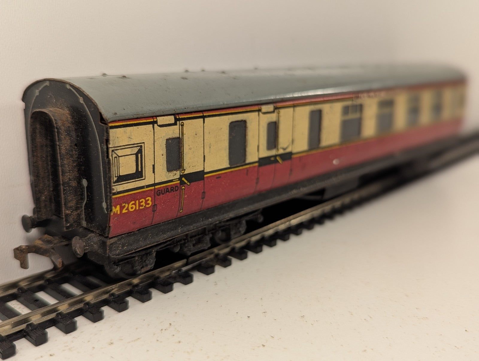 Hornby Dublo OO Gauge BR Crimson & Cream Brake Third Corridor Coach