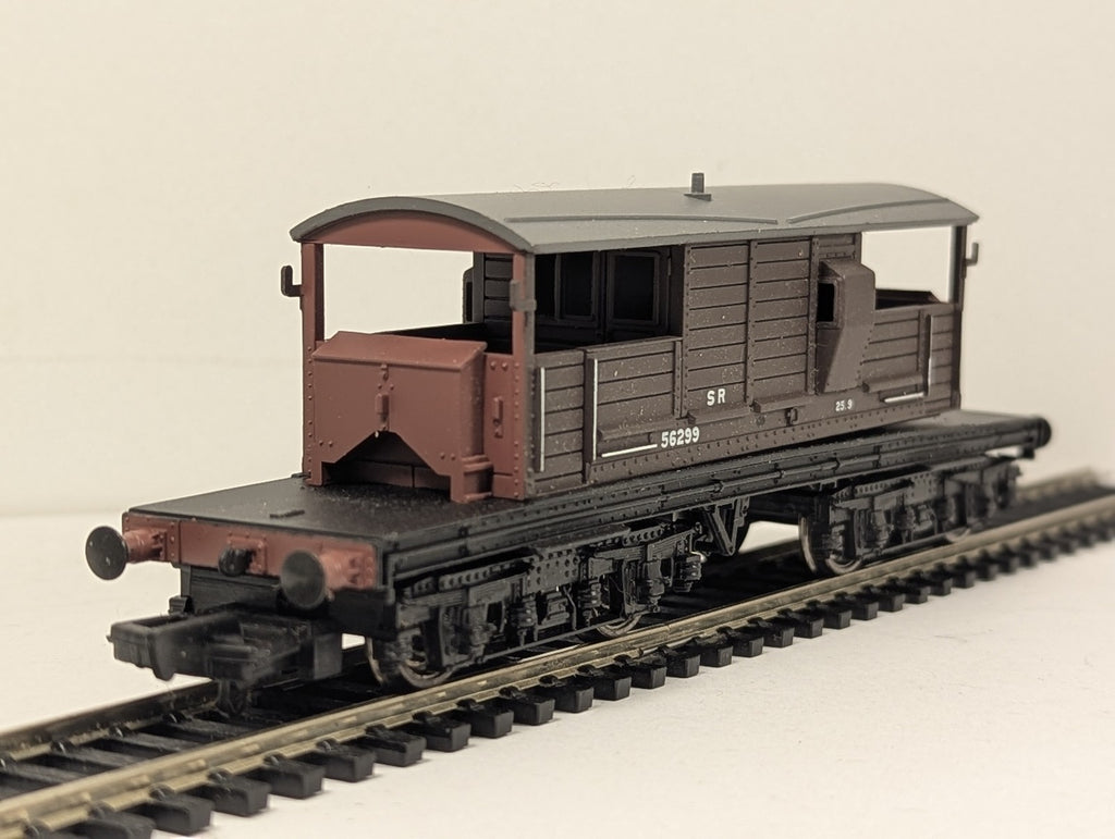 Bachmann OO Gauge 25 Ton Queen Mary Brake Van 56299 Southern Railway 33-827A