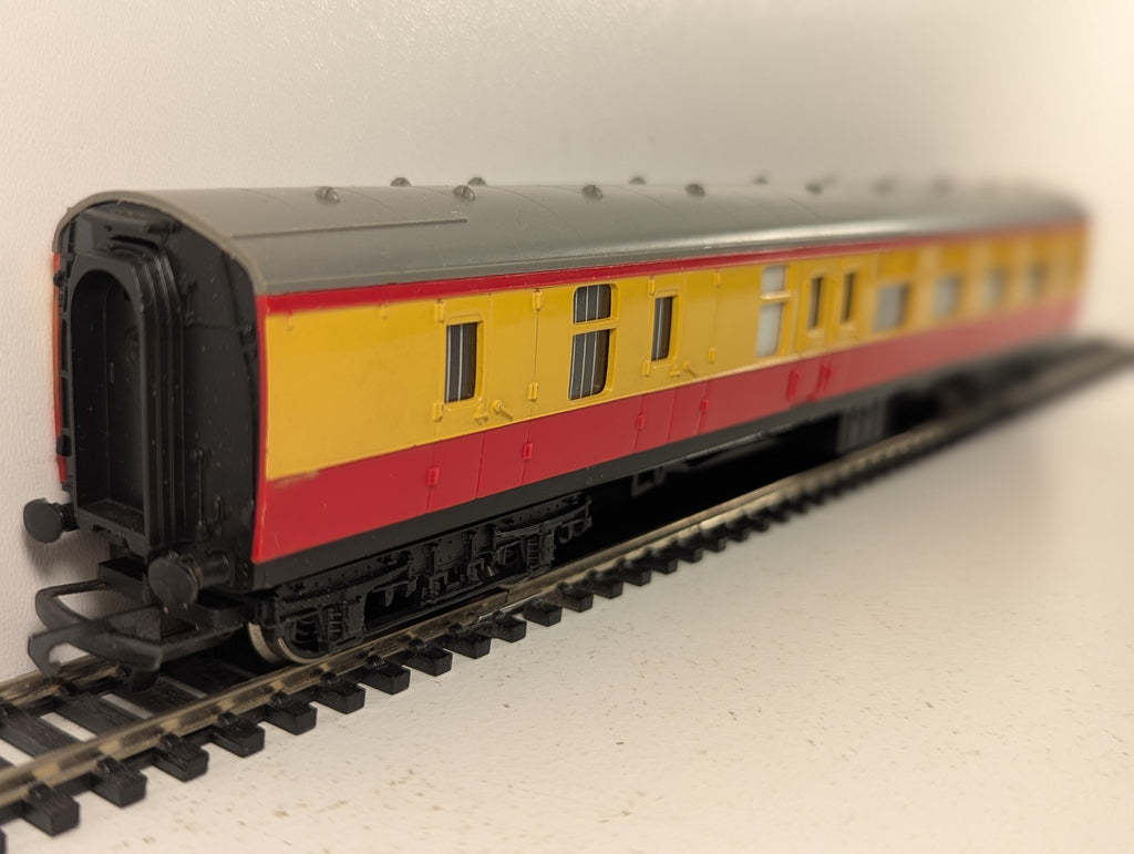 Hornby OO Gauge Stanier Brake 3rd Coach Passenger Coach 34100