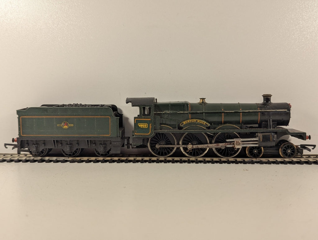 Hornby OO Gauge Hall Class Steam Locomotive - Repainted GWR Livery
