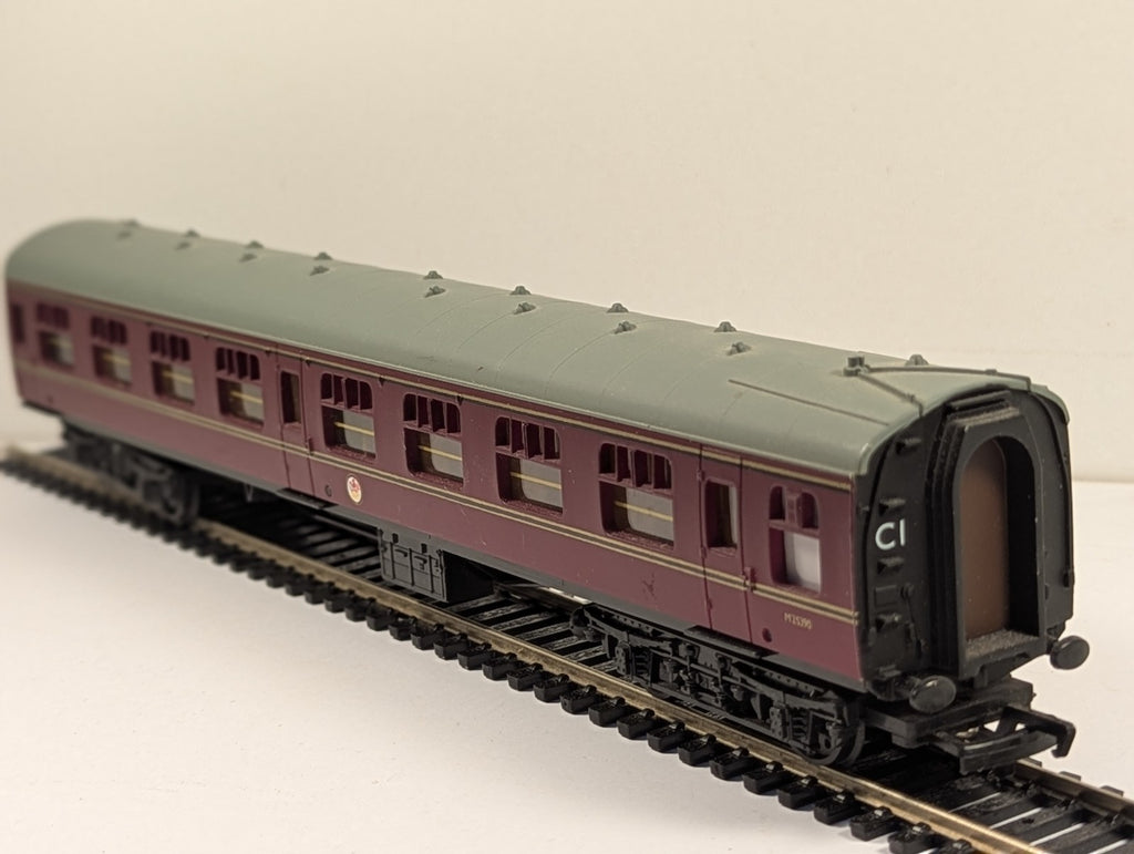 Mainline OO Gauge BR Second Class Composite Coach Maroon - Boxed