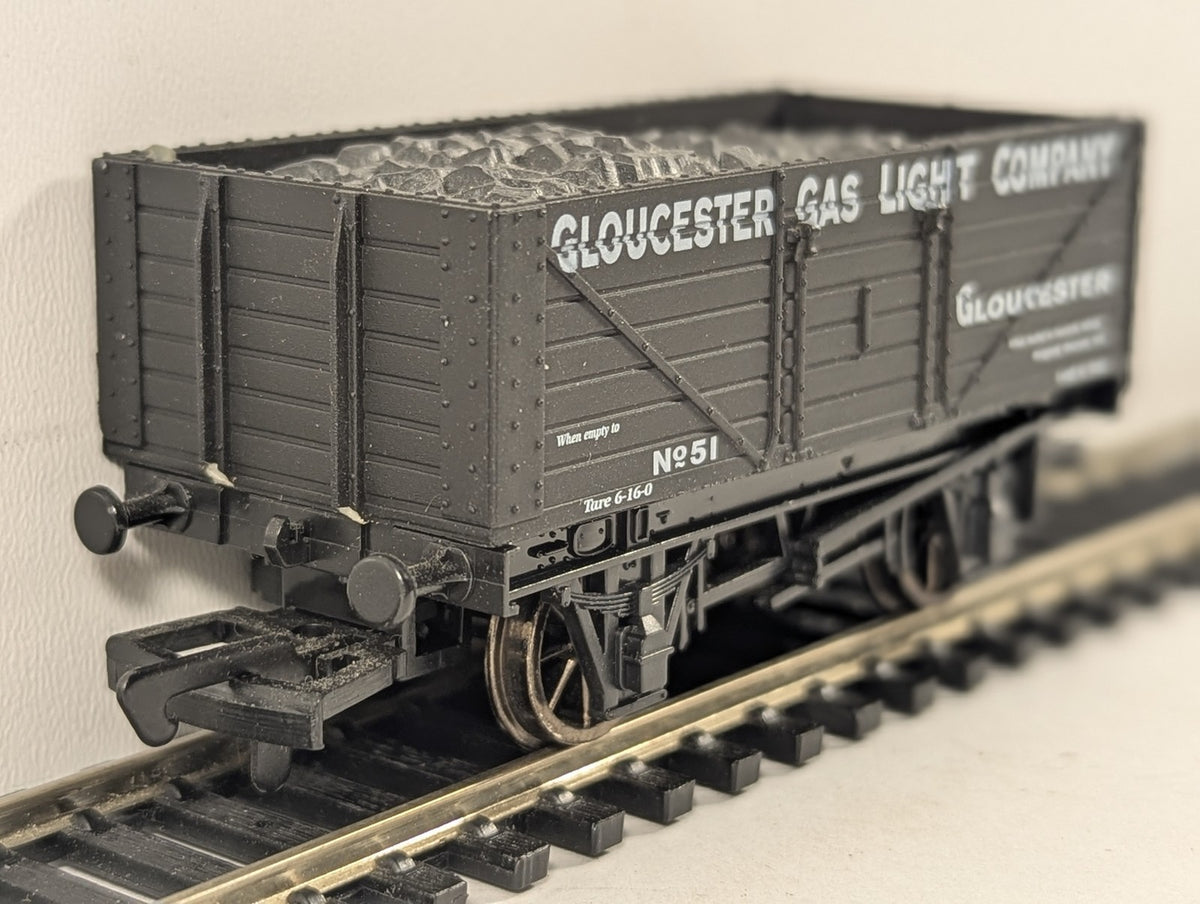 Dapol OO Gauge Gloucester Gas Light Company 7 Plank Wagon Goods Wagon 51