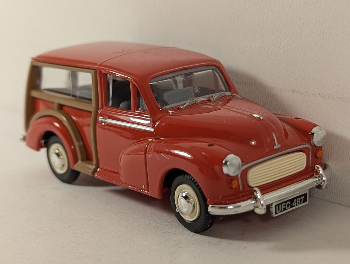 Vanguards 1:43 Morris Traveller Die-cast Model Car UFC 487 Red VA10006