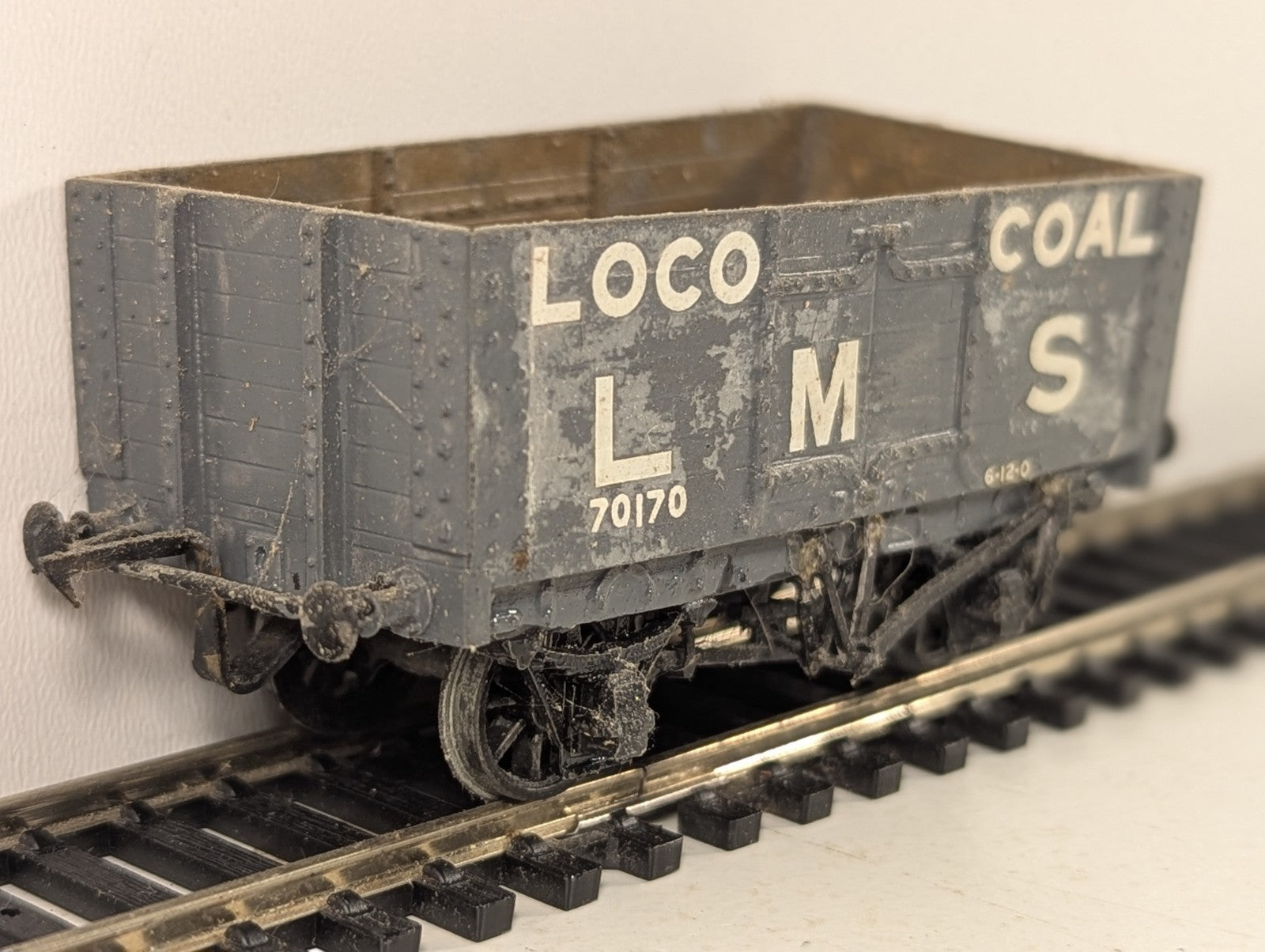Kitbuilt OO Gauge 7-Plank Loco Coal Wagon Open Wagon 70170 LMS Grey