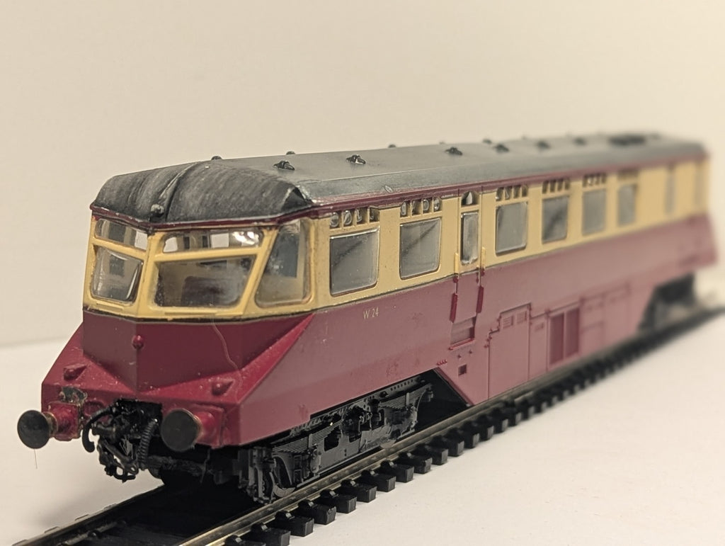 Lima L205133 OO Gauge GWR Railcar W22 in BR Crimson & Cream - Missing Buffers