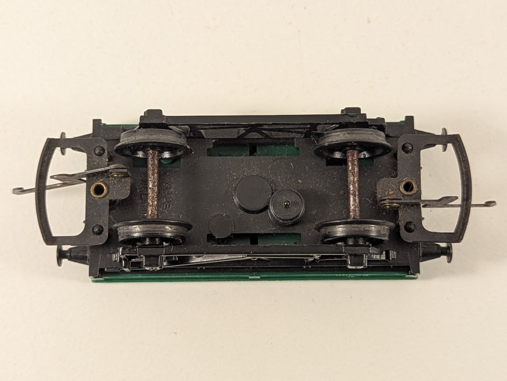 Hornby R17 OO Gauge BR Bolster Wagon B913011 – Missing Poles