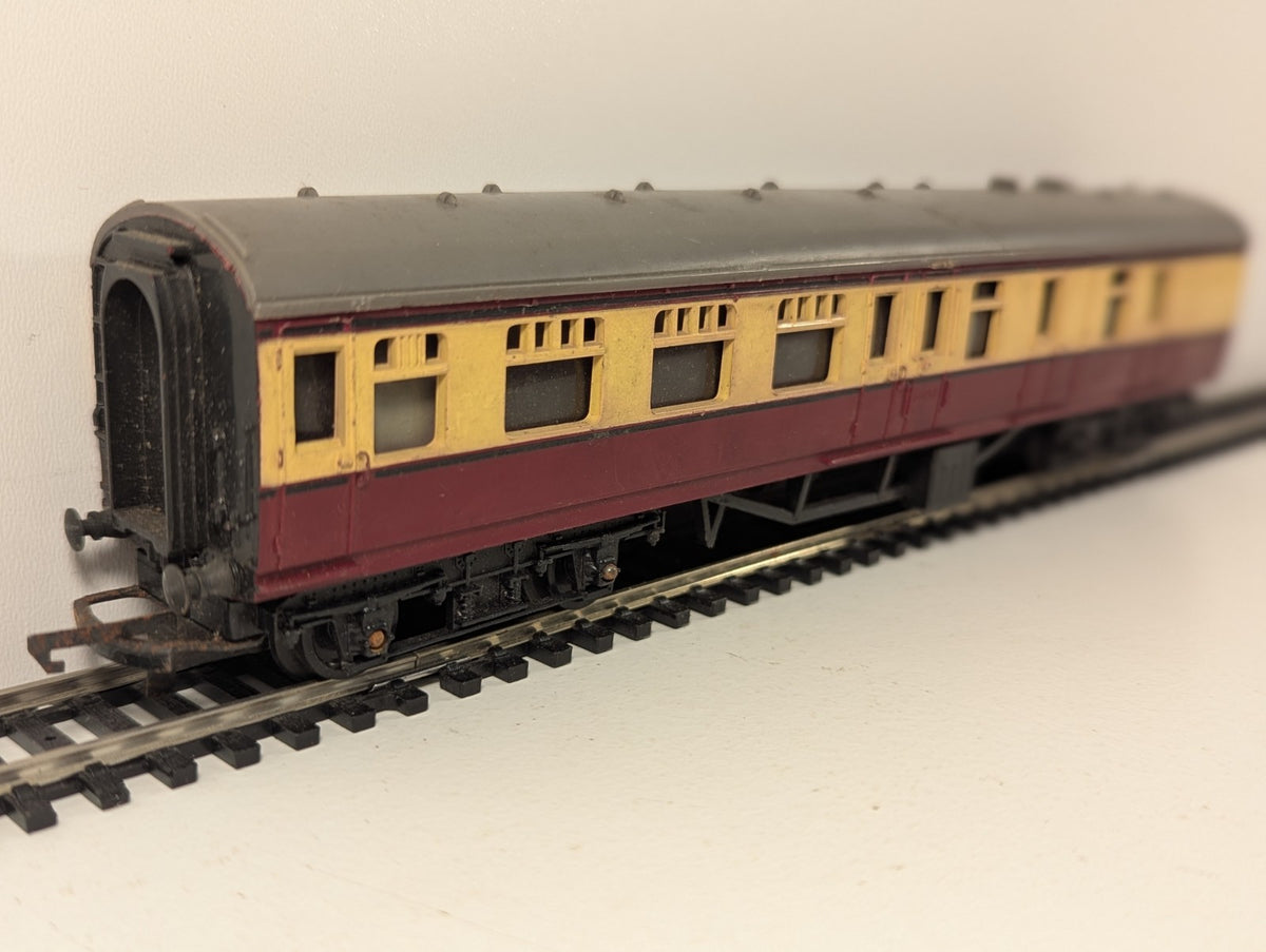 Tri-ang OO Gauge R28/220 Brake Coach 34002 Crimson & Cream