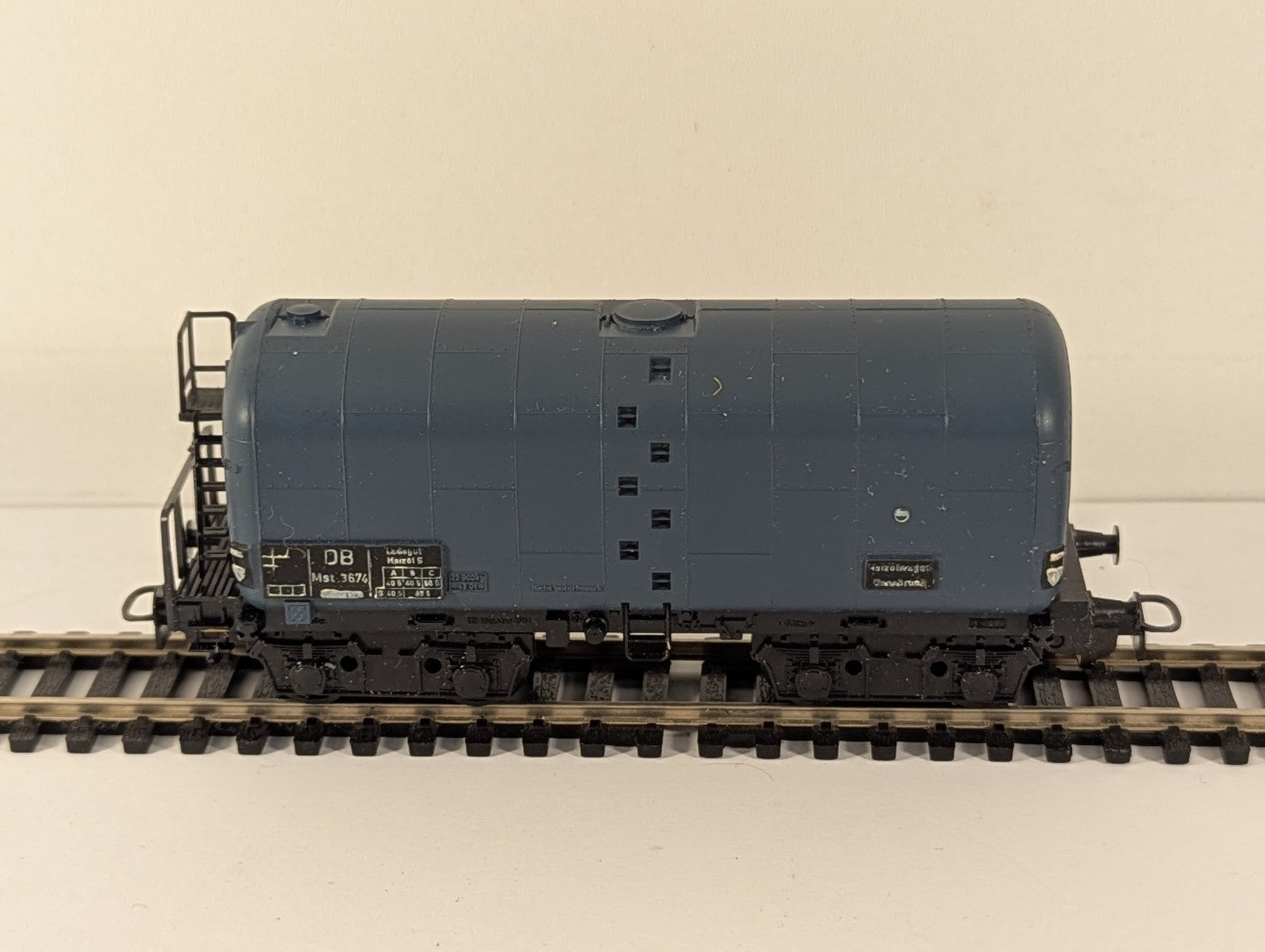 Kleinbahn DR Heizöl Freight Tank Wagon - Boxed