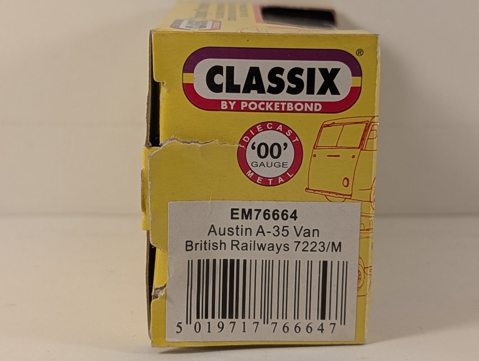 Classix OO Gauge Austin A-35 Van Die-cast Vehicle 7223/M