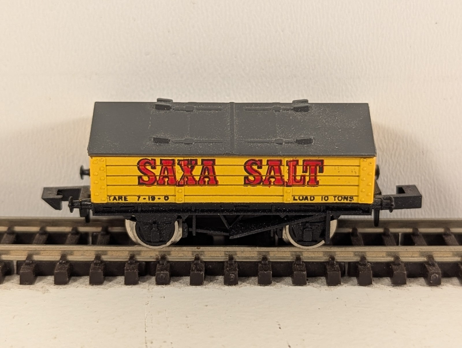 Graham Farish N Gauge Saxa Salt Van