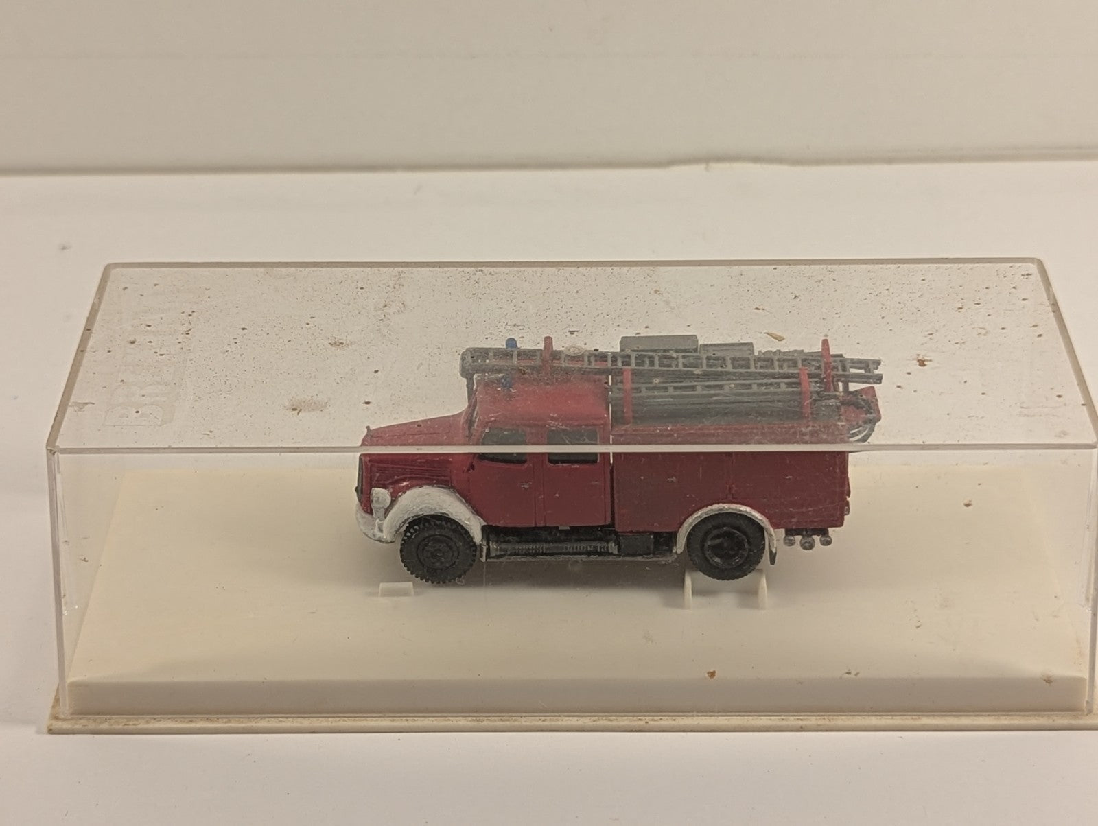 Roco HO Scale Mercedes-Benz L3500 Fire Engine Red