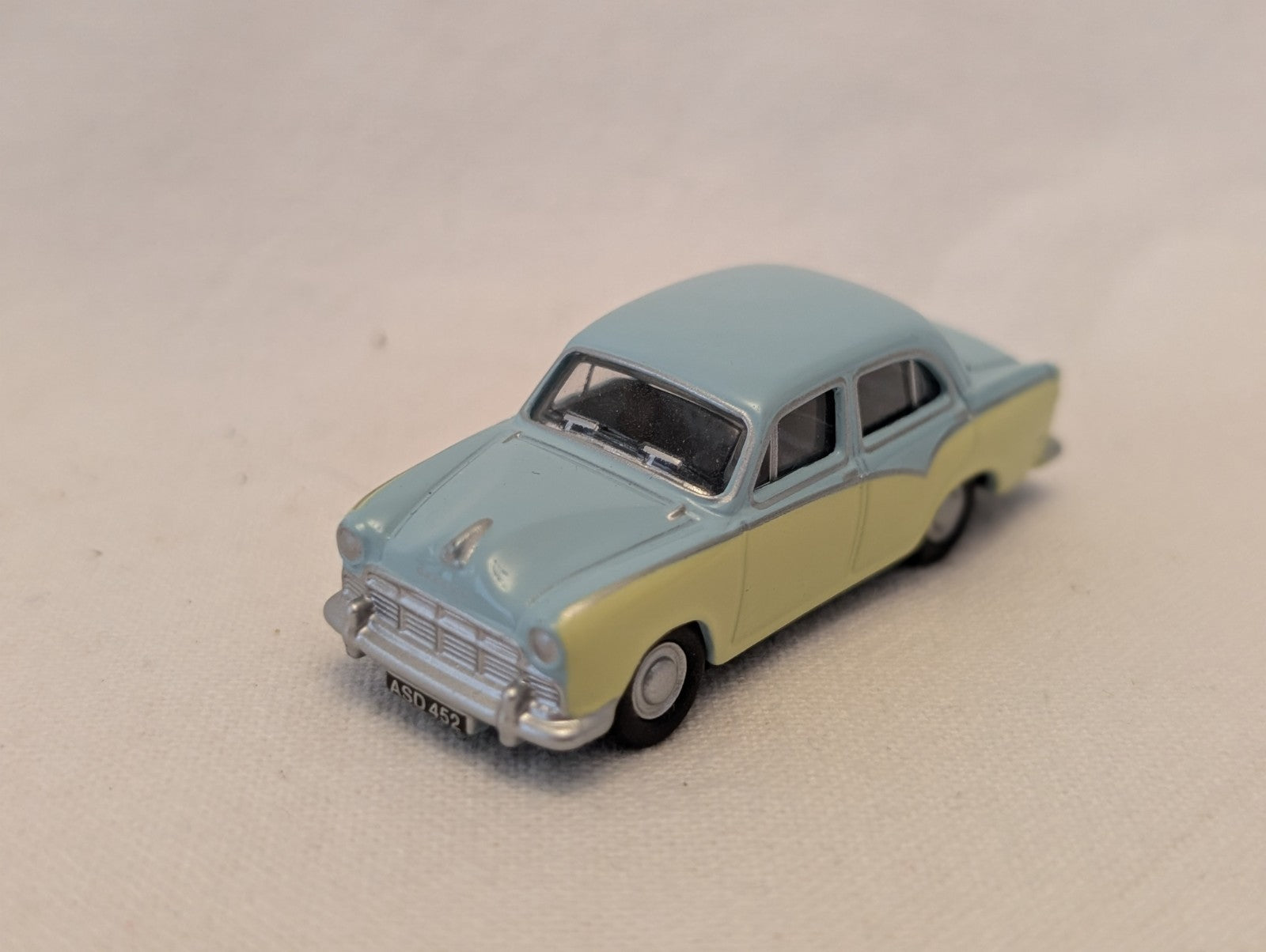 Oxford Diecast OO Gauge Singer Gazelle Series III Die-cast Model Car
