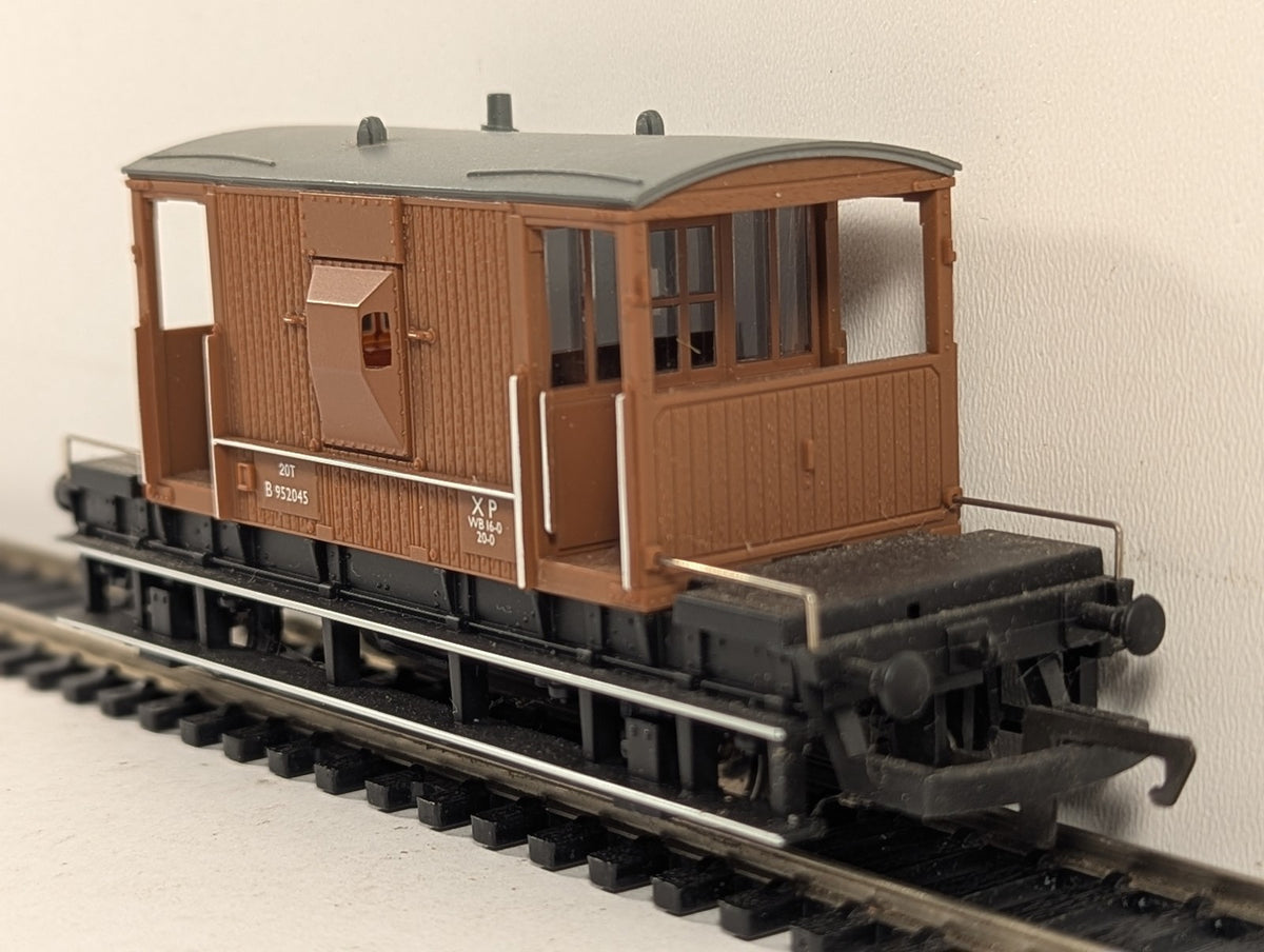 Hornby OO Gauge BR 20 Ton Brake Van Goods Wagon B 952045 BR Bauxite R6367