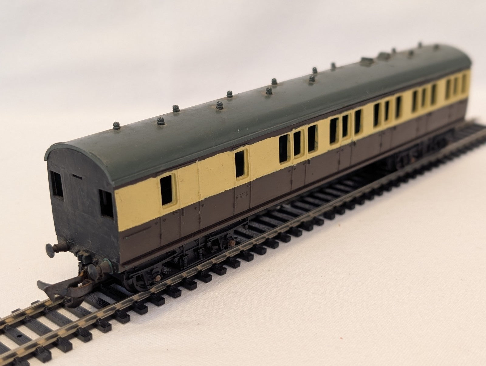 Triang Repainted GWR Suburban Brake Coach