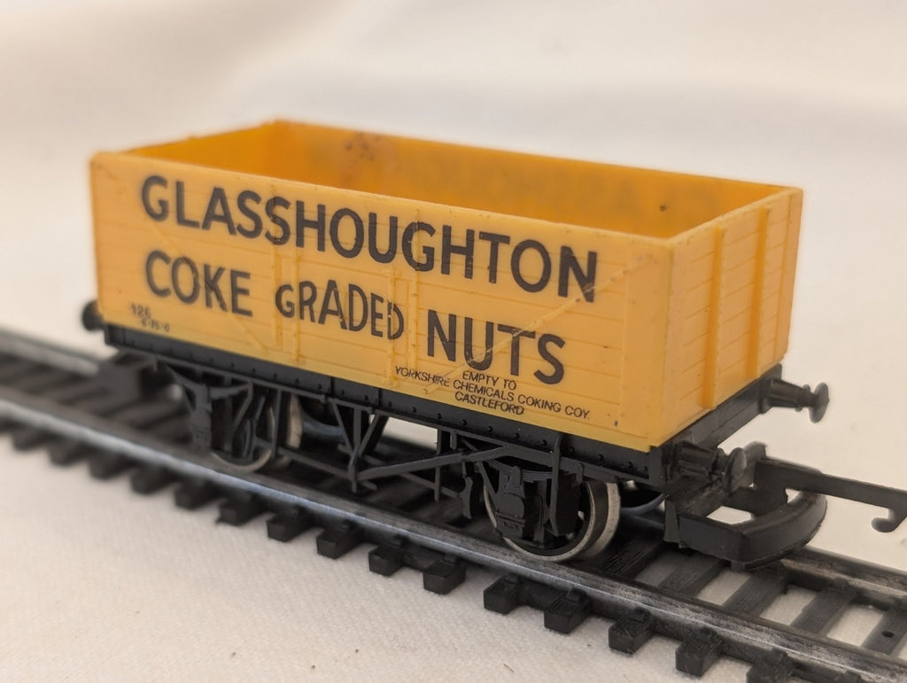 Lima L305612A OO Gauge 7 Plank Open Wagon “Glasshoughton”