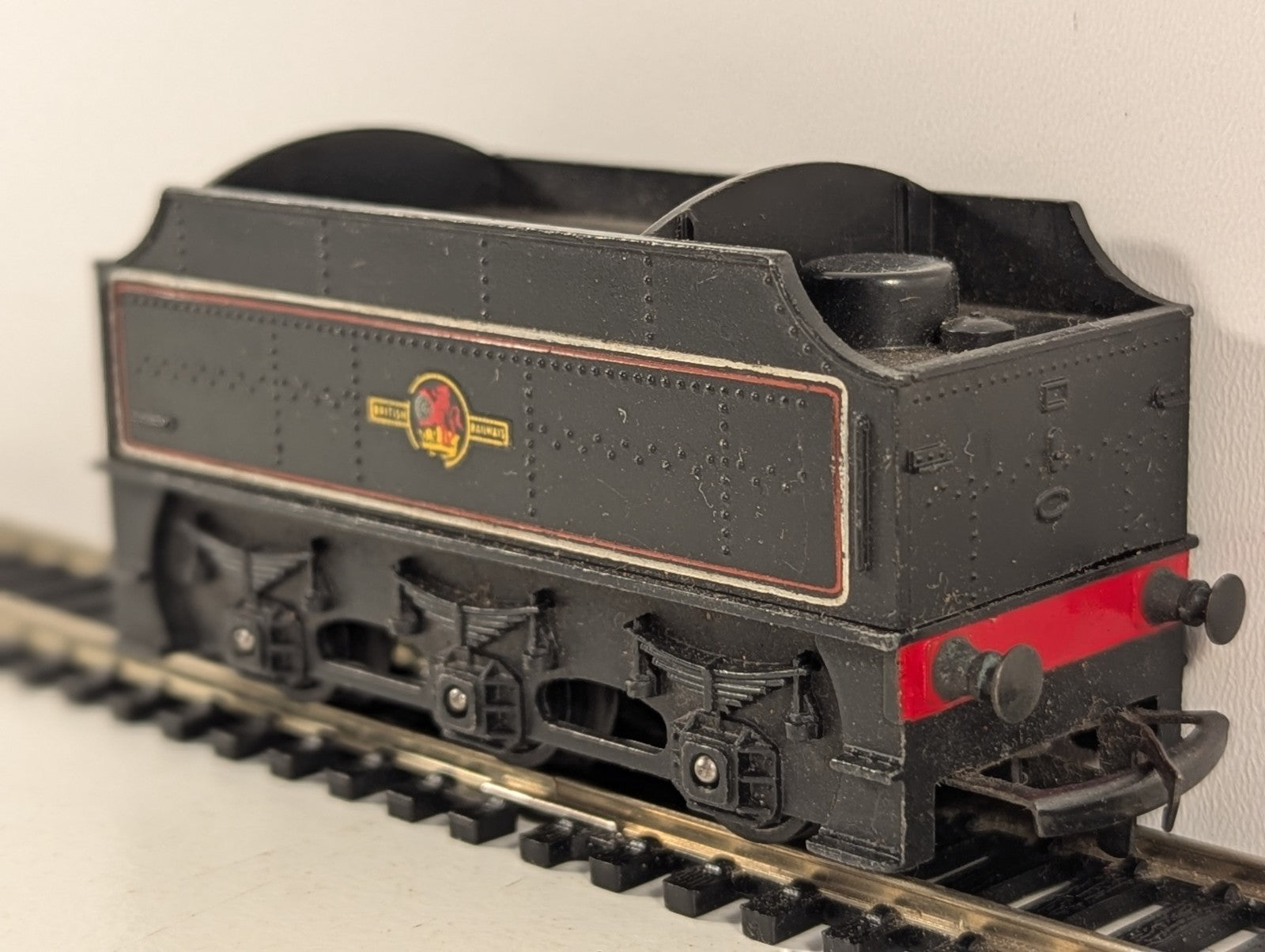 Tri-ang Hornby R33 OO Gauge BR Class 3F Tender BR Black - Spares/Repairs