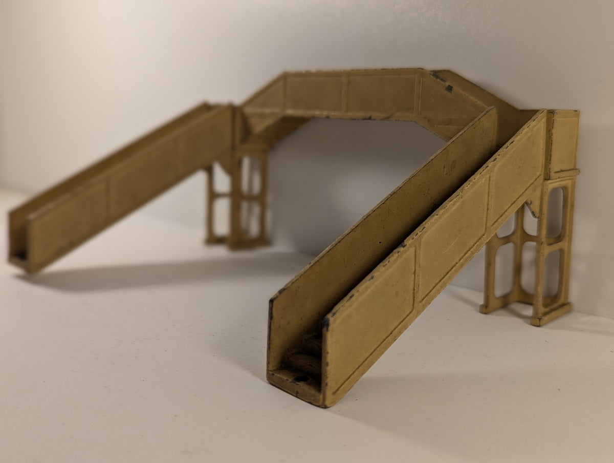 Hornby Dublo OO Gauge D1 Footbridge Cream