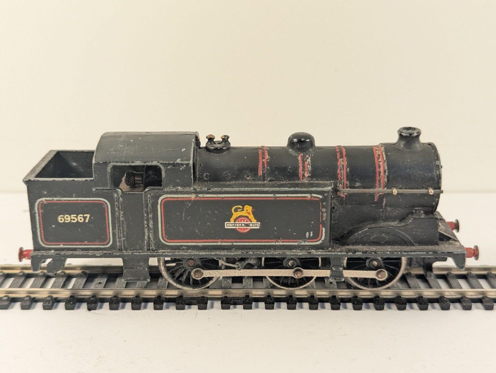 Hornby Dublo EDL7 OO Gauge BR Gloss Black N2 Class 69567 3 Rail (NON-RUNNER)