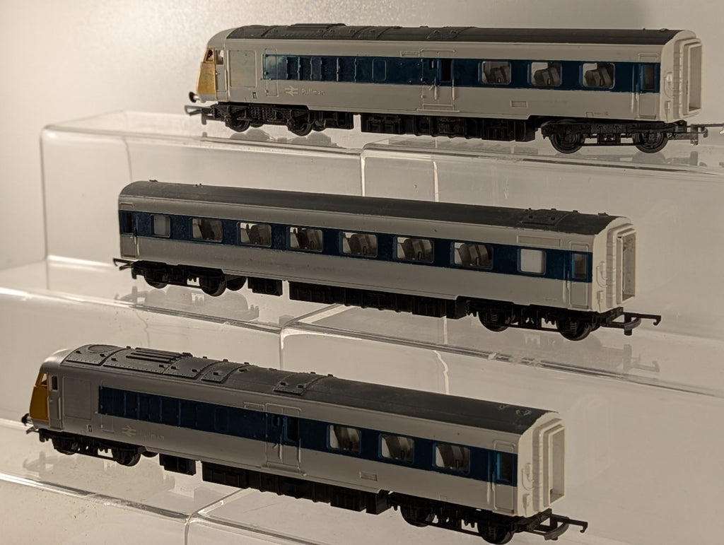 Tri-ang Hornby R555C OO Gauge BR Blue Pullman DMU Set