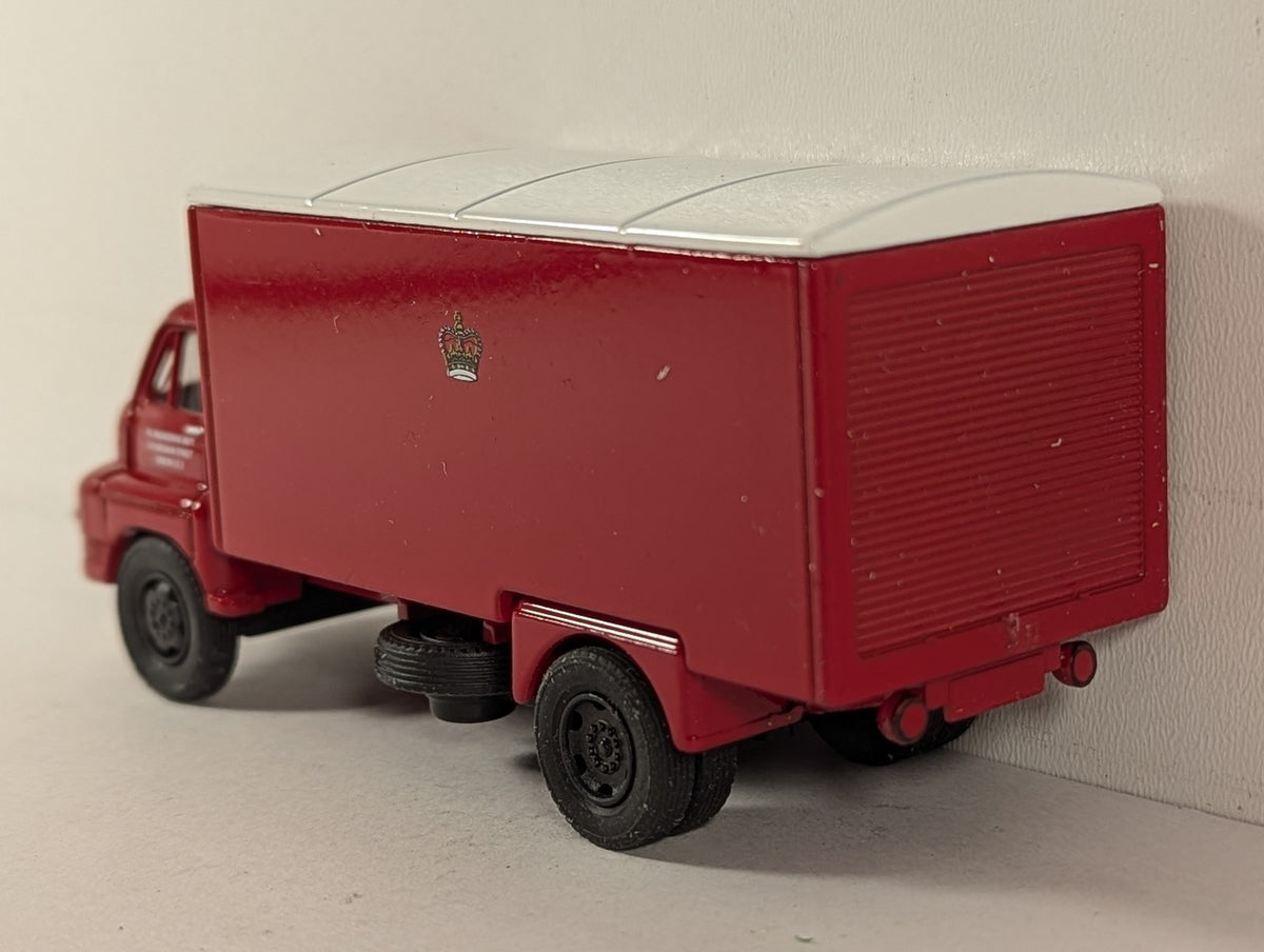 Vanguards 1:64 Bedford 'S' Type Van - Post Office Stores Die-cast Vehicle