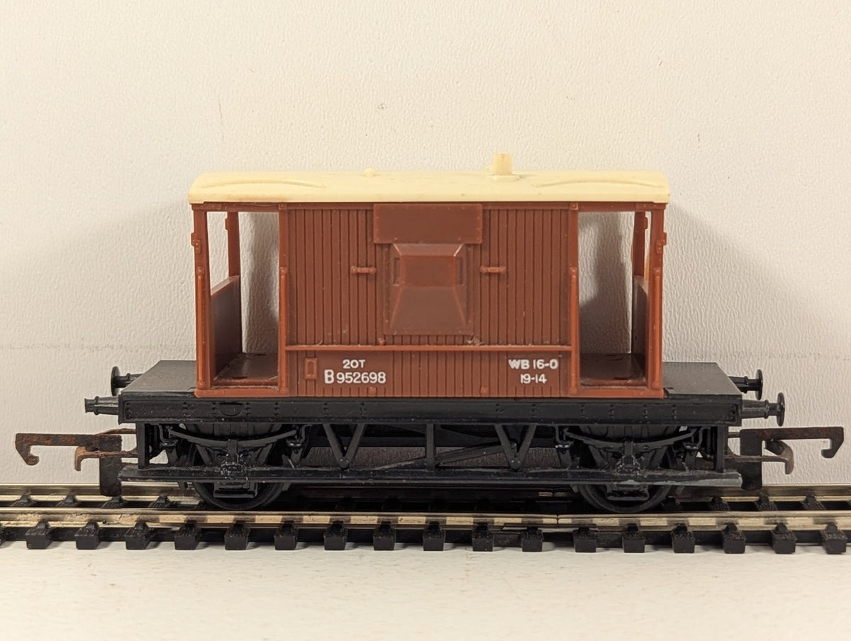 Tri-ang OO Gauge BR 20 Ton Brake Van Goods Wagon B952698 BR Bauxite R16