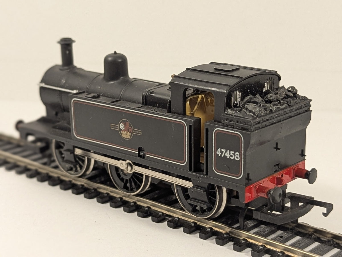 Hornby OO Gauge LMS Class 3F Jinty 0-6-0T Steam Locomotive 47458 BR Black R052