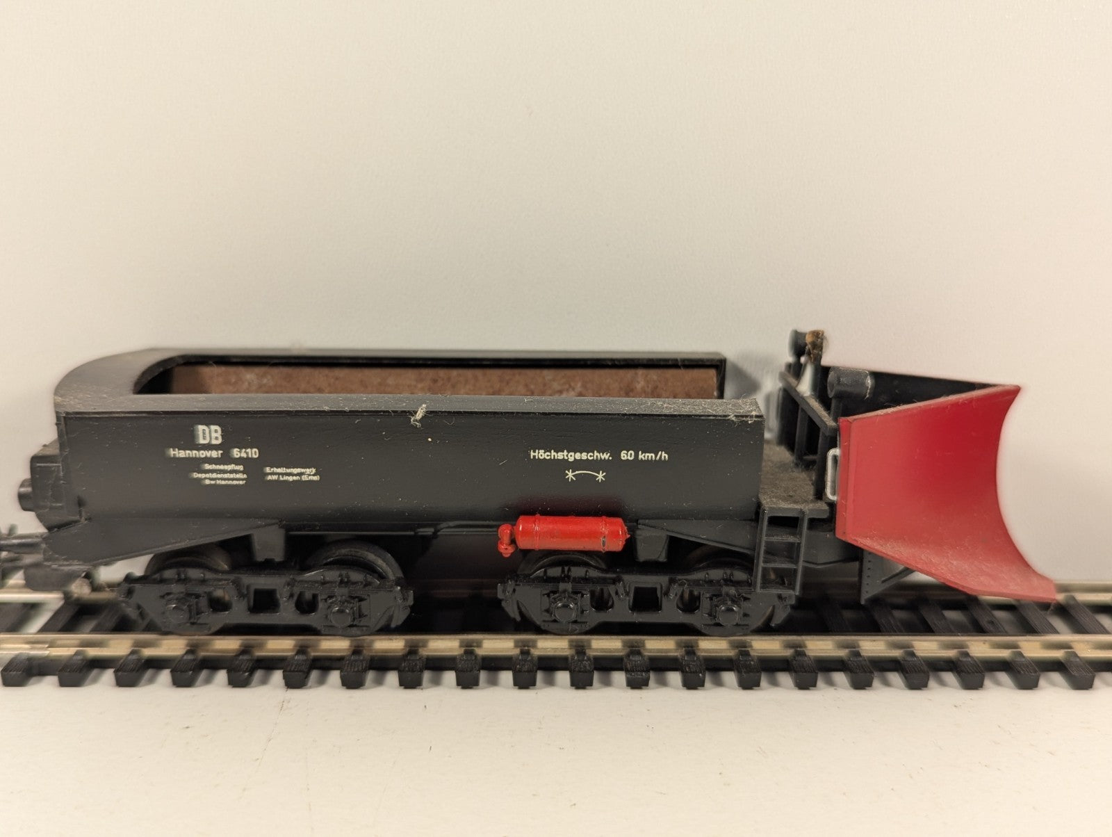 Liliput HO Gauge DB Tender Snow Plough Wagon