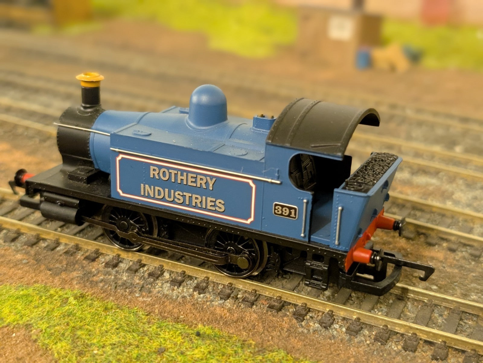 Hornby Railroad R3359 0-4-0 Rothery Industries 391 Locomotive
