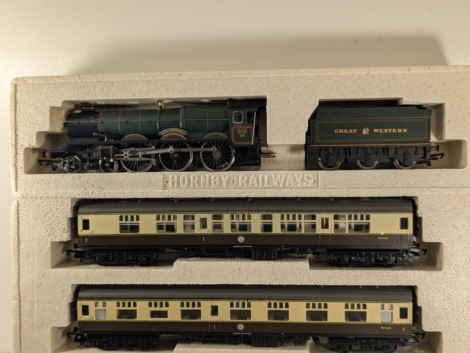 Hornby R2077 OO Gauge The Merchant Venturer Train Pack GWR King Charles I
