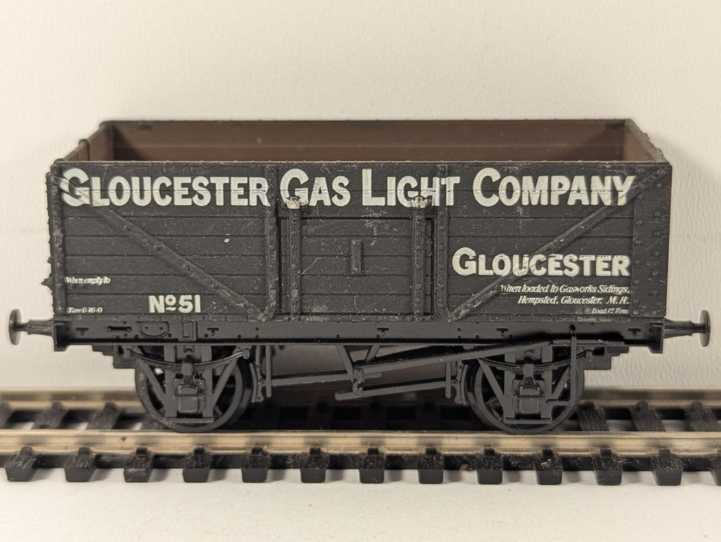 Airfix OO Gauge 7 Plank Open Wagon Goods Wagon 51 Gloucester Gas Light Company
