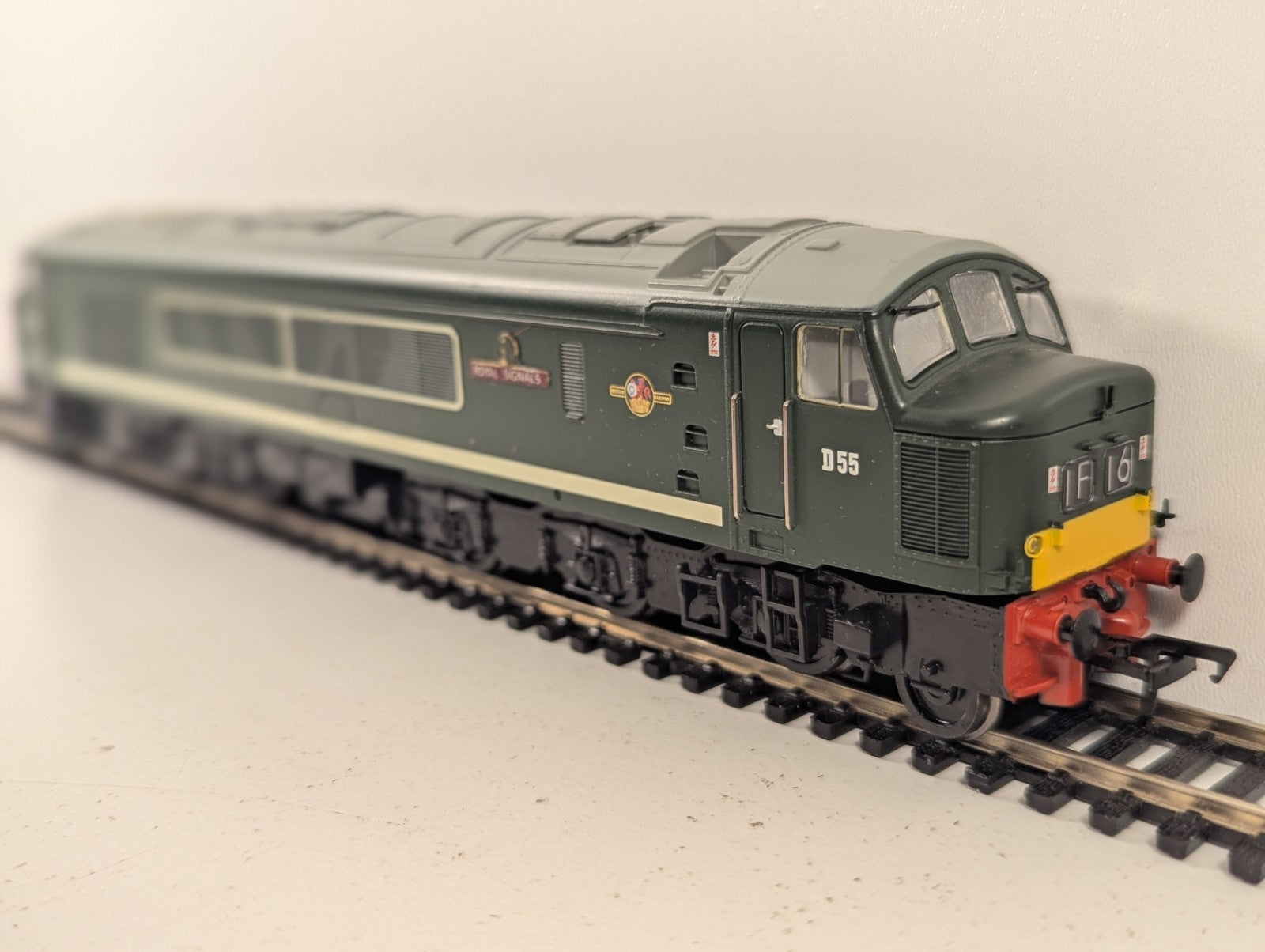 Bachmann Branchline 32-678DS Class 45 Diesel D55 'Royal Signals'  With DCC Sound