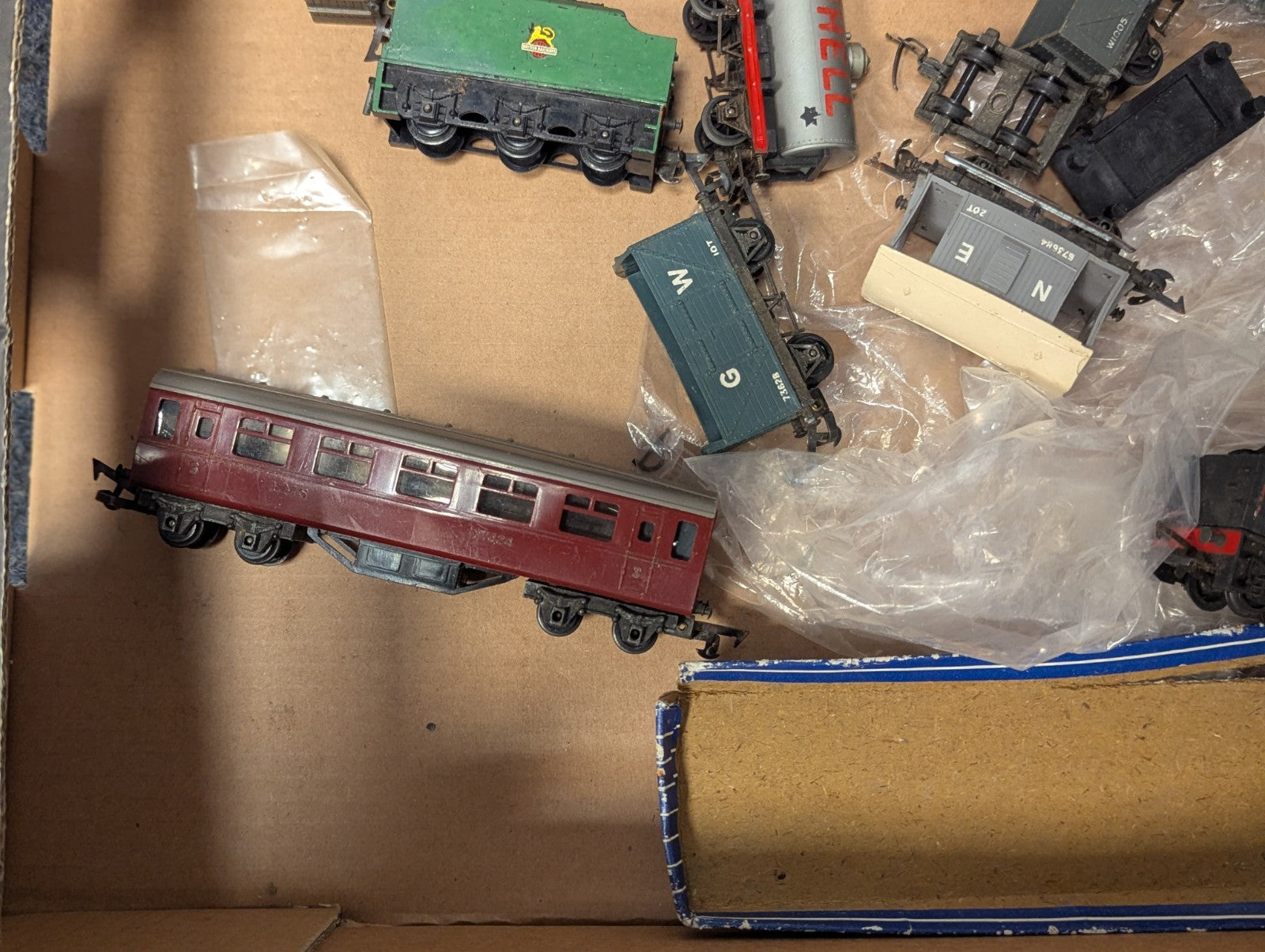 OO Gauge Job Lot of Model Railway Spares & Parts - Lot 208
