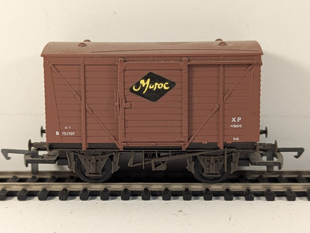 Airfix OO Gauge 12T Ventilated Van 'Muroc' Goods Wagon B751707