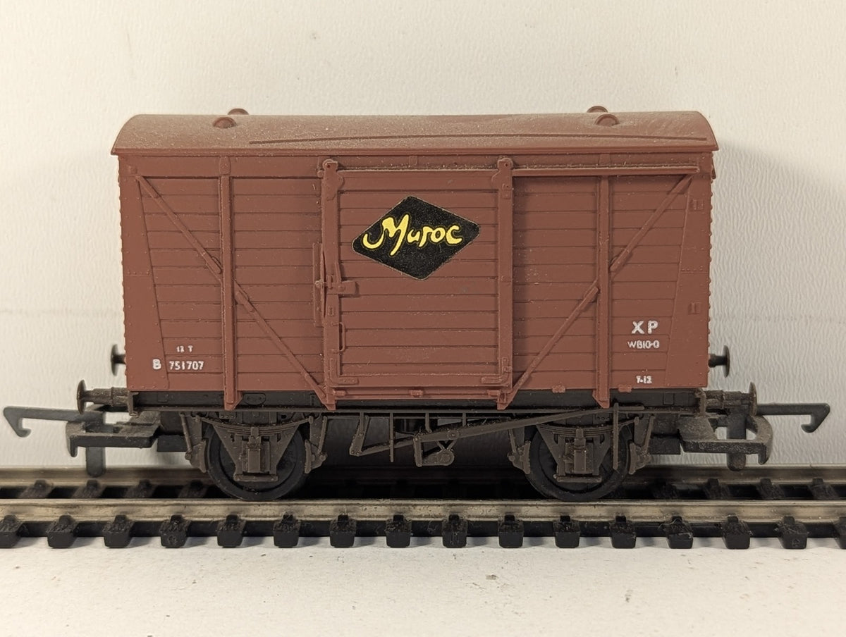 Airfix OO Gauge 12T Ventilated Van 'Muroc' Goods Wagon B751707