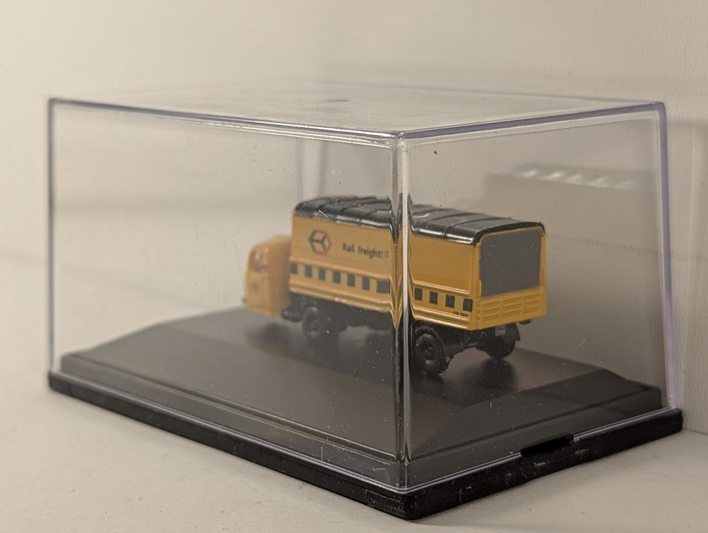 Oxford Diecast N Gauge Scammell Scarab Van Trailer Die-cast Model Truck DLB 245