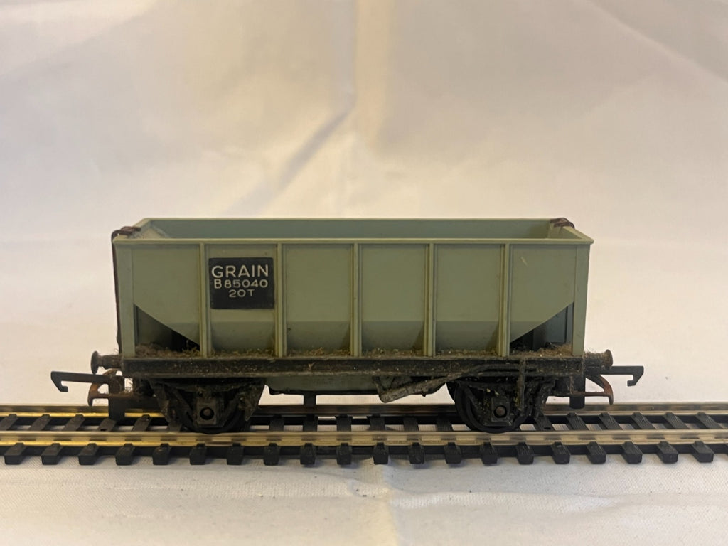 Tri-ang Hornby OO Gauge R215 Bulk Grain Wagon
