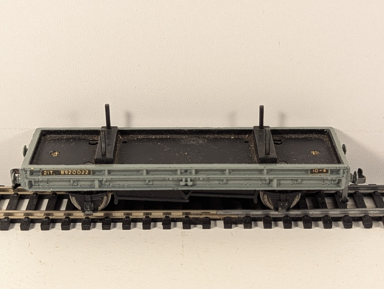 Hornby Dublo 4615 OO Gauge Double 4-Wheeled Bolster Wagon BR Grey - Boxed