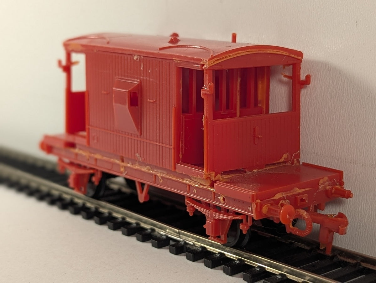 Airfix OO Gauge LMS 20 Ton Brake Van Unpainted Red