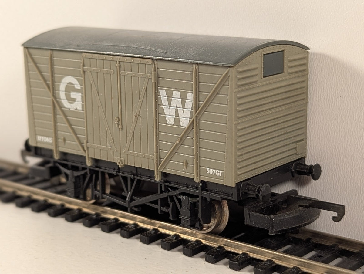 Lima OO Gauge GWR 12-Ton Ventilated Van – Item 305605