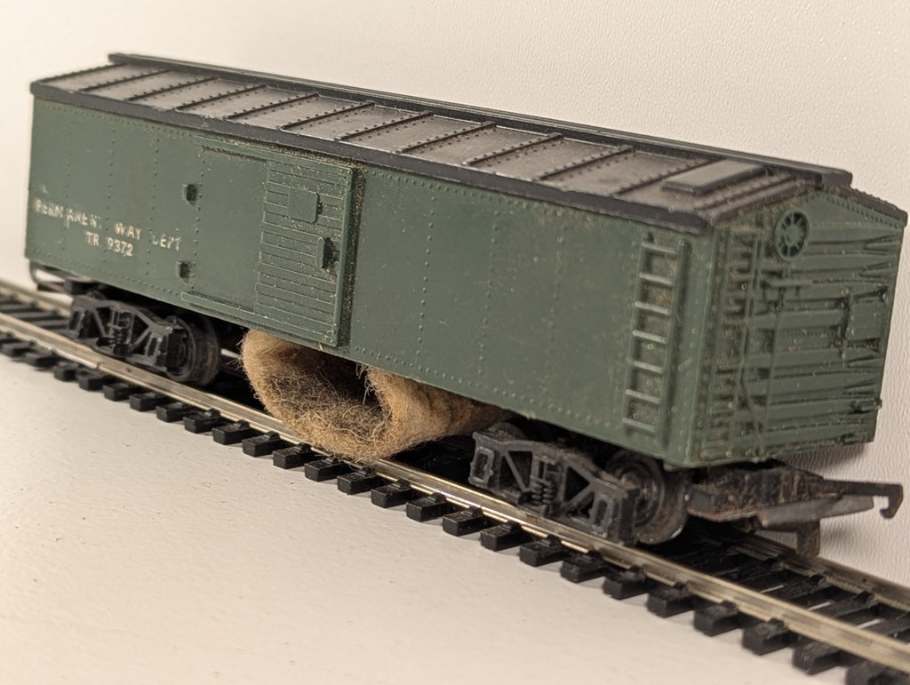 Tri-ang Permanent Way Department TR9372 Track Cleaner Box Carriage