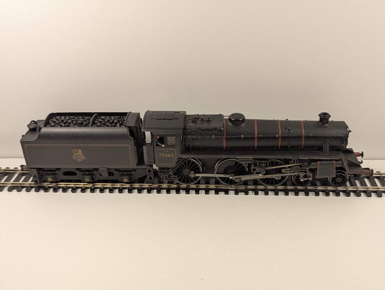 Bachmann 31-108 OO Gauge BR Standard Class 4MT 4-6-0 – No. 75063 (BR Black)