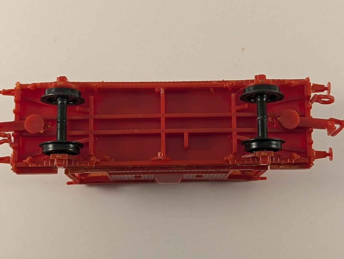 Airfix OO Gauge LMS 20 Ton Brake Van Unpainted Red